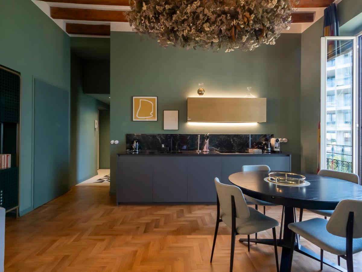 Luxury Apartment In Isola - Ca24 Milan Bagian luar foto