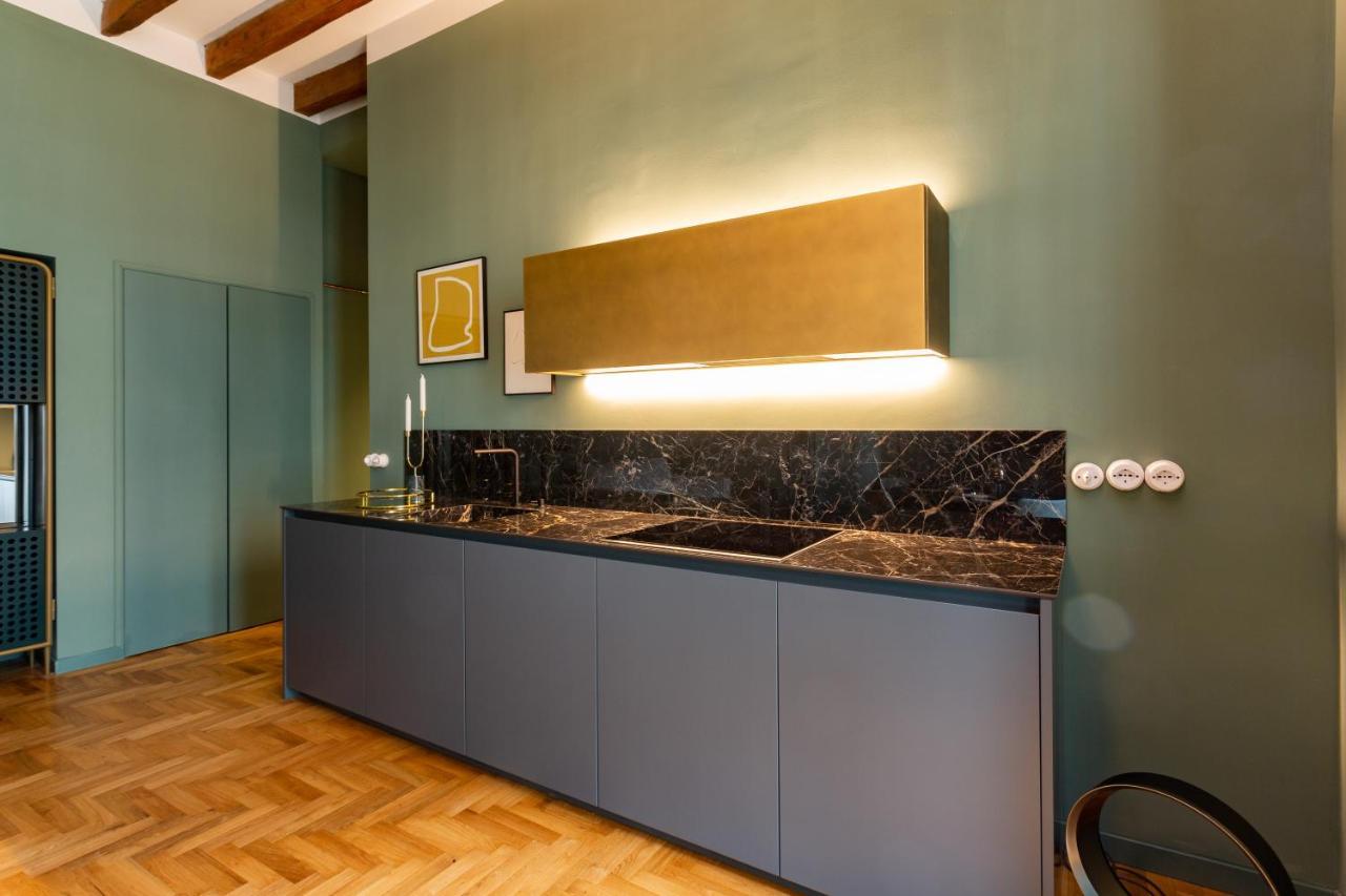 Luxury Apartment In Isola - Ca24 Milan Bagian luar foto